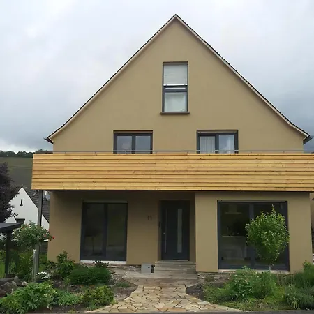 Schiefer Blick, Mit Terrasse Und Balkon Lejlighed